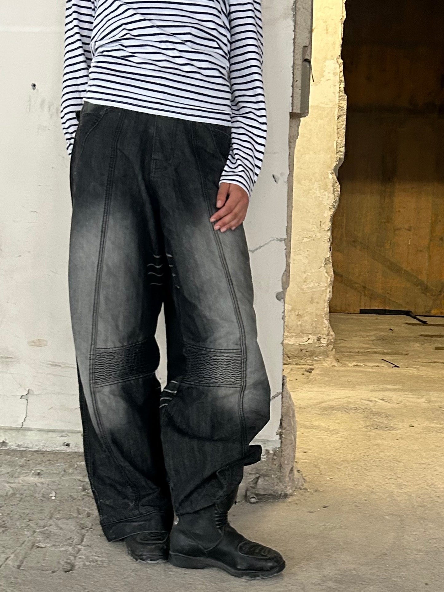 FLARED BIKER JEANS