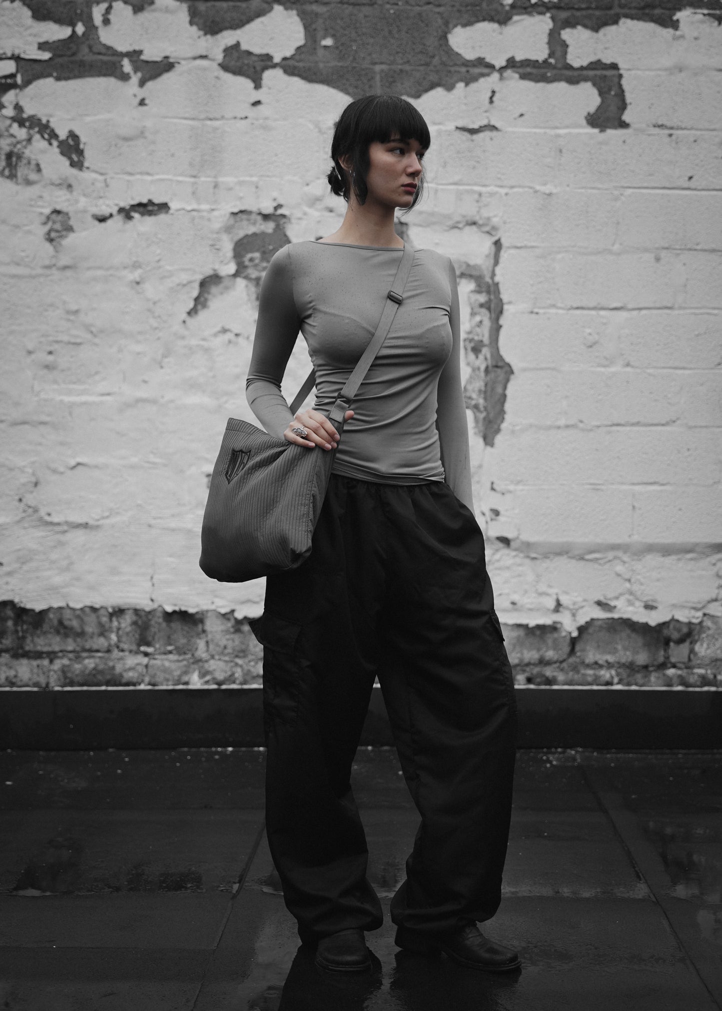 MULTIFUNCTIONAL JACKET/BAG (GREY)